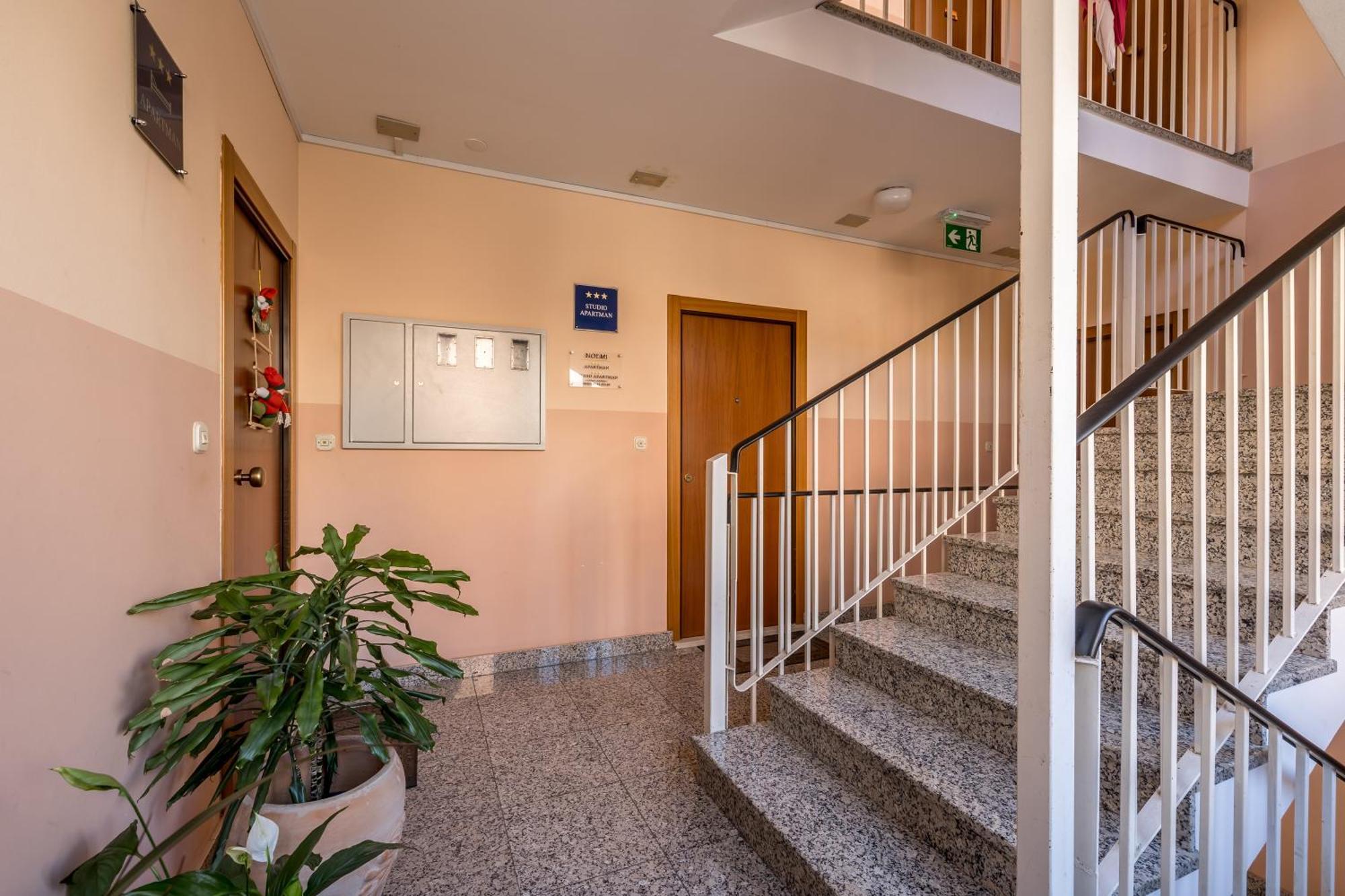 Noemi Luxury Apartment Солин Экстерьер фото